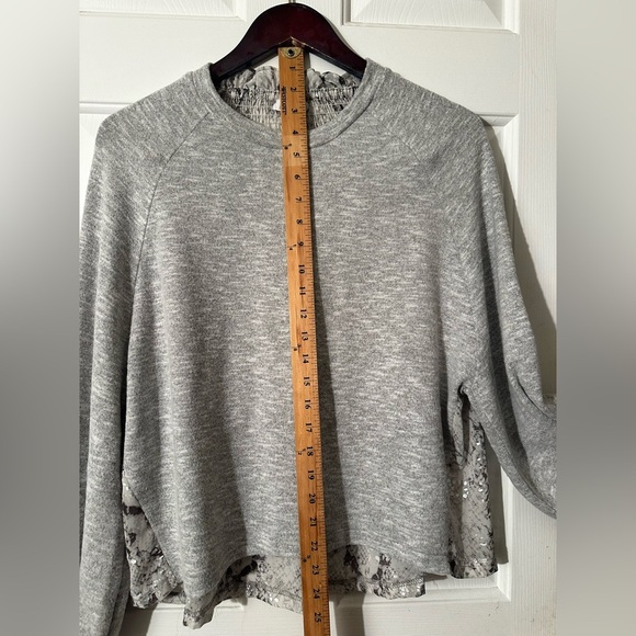 THML Blair Grey Knit Metallic Snake Print Size SMALL Lightweight Balloon Sleeves - Picture 6 of 11